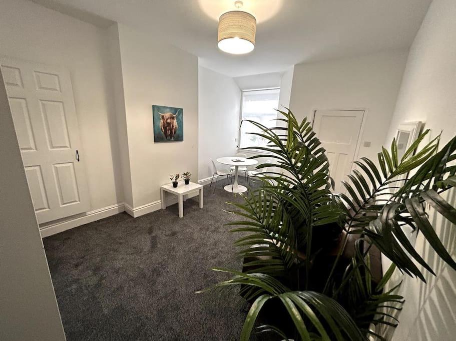 Bright Home From Home Stoke-on-Trent Eksteriør bilde